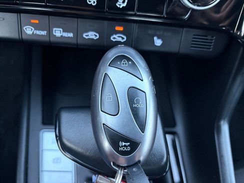 Used 2025 Hyundai Elantra SEL image 22