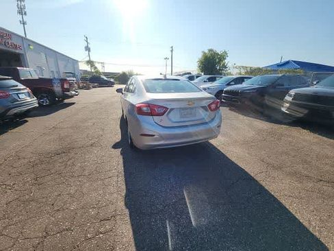 Used 2016 Chevrolet Cruze LT w/ Convenience Package FWD image 21