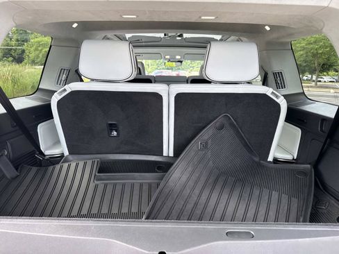 Used 2023 Rivian R1S Adventure AWD/4WD image 9