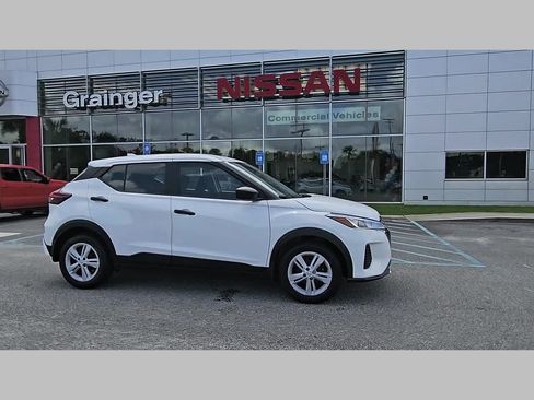 Used 2025 Nissan Kicks Play S FWD image 37