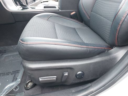 Used 2015 Toyota Camry SE FWD image 29