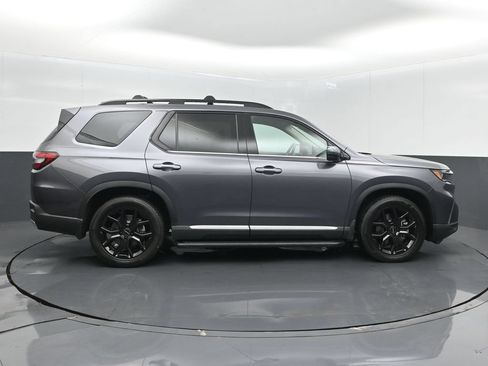 Certified 2025 Honda Pilot Touring image 5