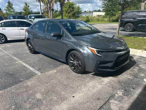 Used 2024 Toyota Corolla SE FWD image 2