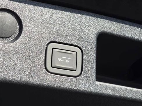 New 2026 Chevrolet Equinox LT w/ Convenience Package II image 16