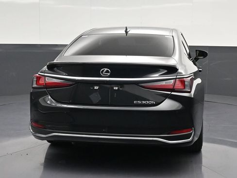 Used 2025 Lexus ES 300h w/ Premium Package FWD image 2