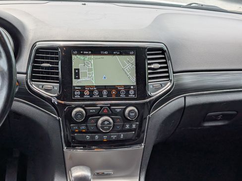 Used 2020 Jeep Grand Cherokee Limited image 18