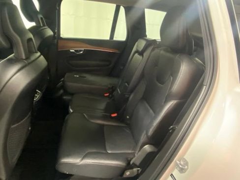 Used 2021 Volvo XC90 T6 Momentum w/ Advanced Package AWD/4WD image 11