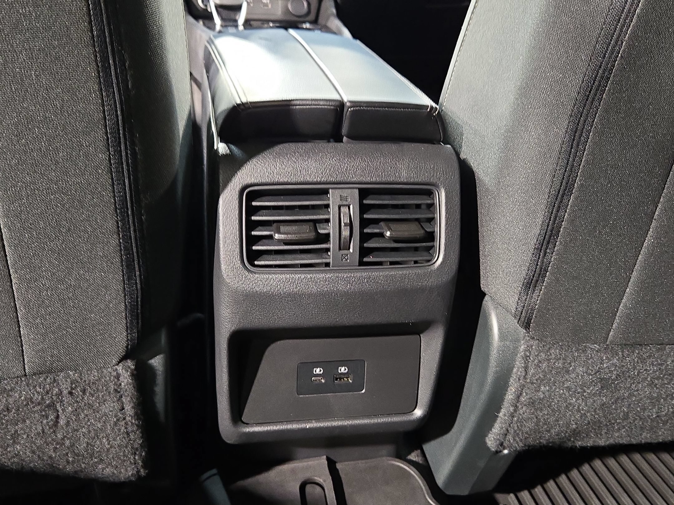 Used 2023 Nissan Rogue SV FWD image 36
