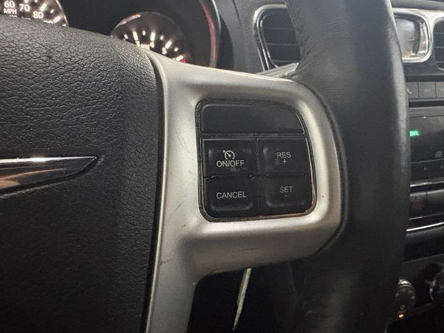 Used 2014 Chrysler 200 Limited FWD image 28