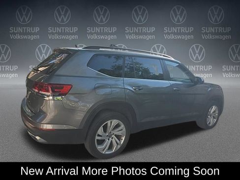 Used 2023 Volkswagen Atlas SE w/ Panoramic Sunroof Package AWD/4WD image 3