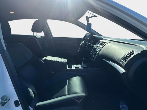 Used 2018 Nissan Altima 2.5 SR FWD image 6