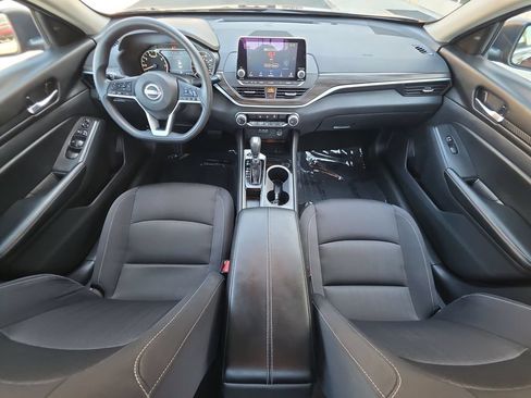 Used 2024 Nissan Altima 2.5 SV FWD image 21