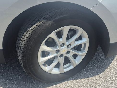 Used 2018 Chevrolet Equinox LS AWD/4WD image 3
