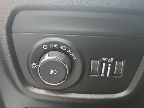 Used 2024 Jeep Grand Cherokee Summit w/ Luxury Tech Group V AWD/4WD image 26