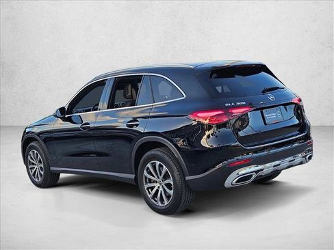 Used 2025 Mercedes-Benz GLC 300 image 8