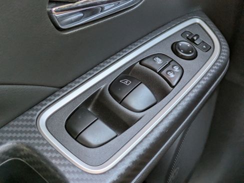 Used 2023 Nissan Versa SR w/ Trunk Package image 21