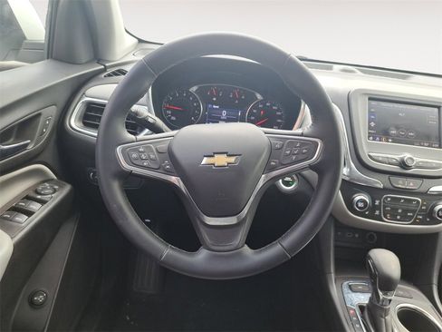 Used 2023 Chevrolet Equinox LT w/ Driver Convenience Package image 12