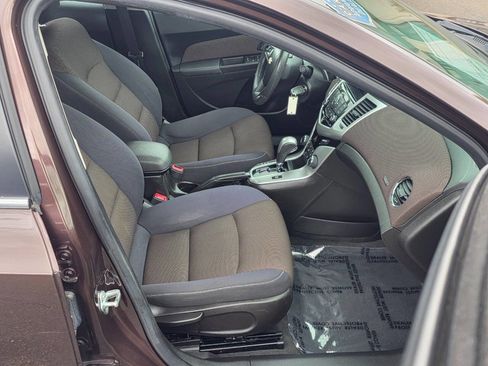 Used 2015 Chevrolet Cruze LT FWD image 10