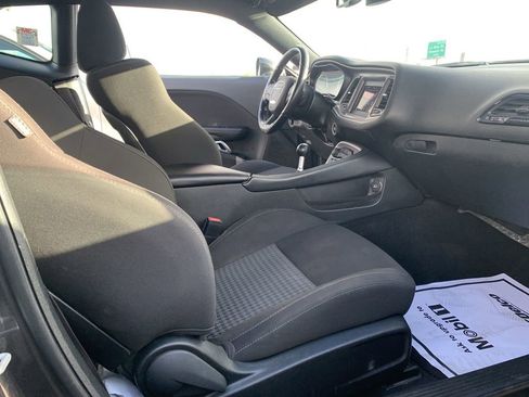 Used 2022 Dodge Challenger R/T w/ Driver Convenience Group image 27