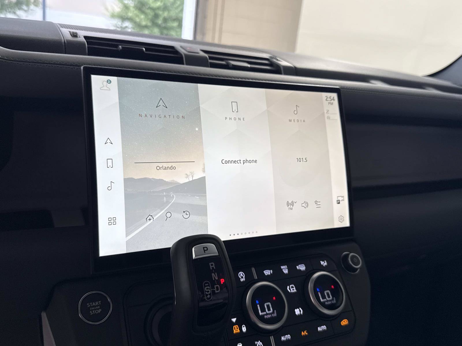 New 2026 Land Rover Defender 110 X-Dynamic SE AWD/4WD image 23