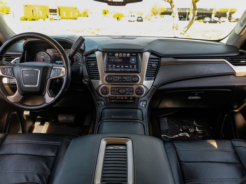 Used 2018 GMC Yukon Denali RWD image 15