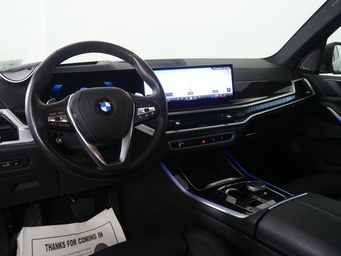 Used 2025 BMW X5 xDrive40i AWD/4WD image 17