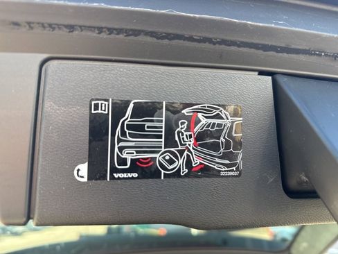 Used 2019 Volvo XC60 T5 Inscription w/ Protection Package Premier image 11