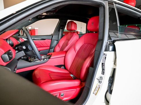 Used 2022 Maserati Levante GT image 14