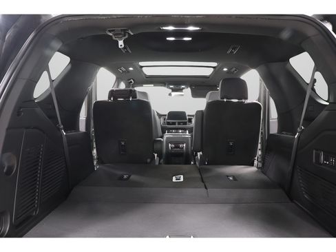 Used 2024 Chevrolet Tahoe Premier AWD/4WD image 28