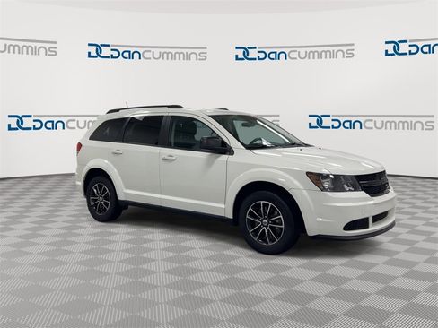 Used 2018 Dodge Journey SE w/ Popular Equipment Group image 2