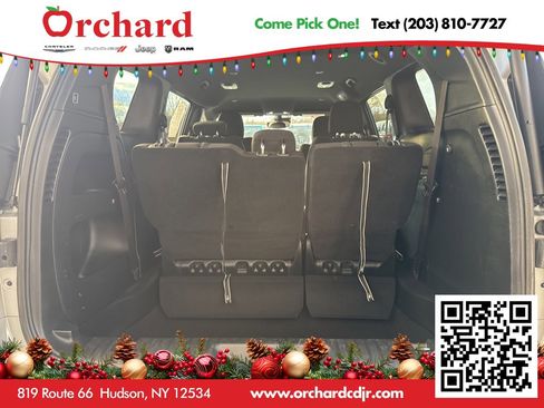 Used 2023 Chrysler Pacifica Touring image 13