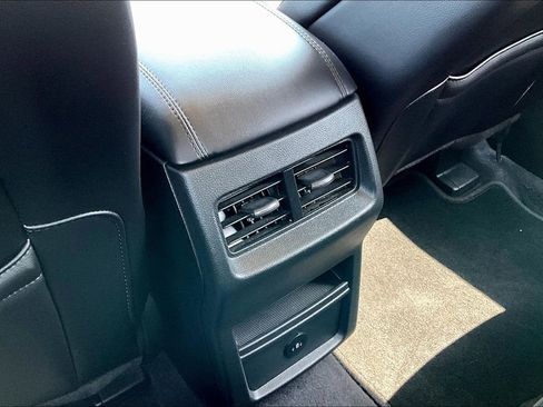 Used 2024 Ford Edge SEL image 30