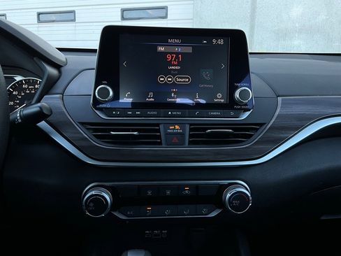 Used 2025 Nissan Altima 2.5 SV image 26