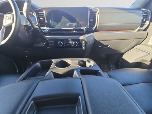 Used 2025 GMC Sierra 1500 SLT image 12