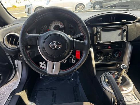 Used 2014 Scion FR-S RWD image 13