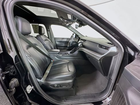 Used 2024 Jeep Grand Cherokee L Limited w/ Luxury Tech Group II image 35