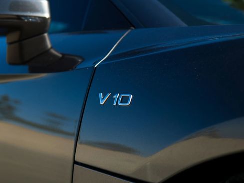 Used 2020 Audi R8 V10 w/ Carbon Exterior Package image 34