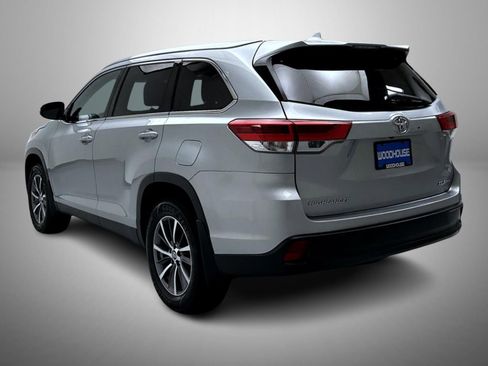 Used 2019 Toyota Highlander XLE AWD/4WD image 7