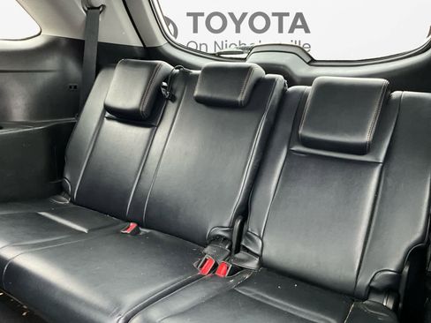 Used 2017 Toyota Highlander XLE AWD/4WD image 24
