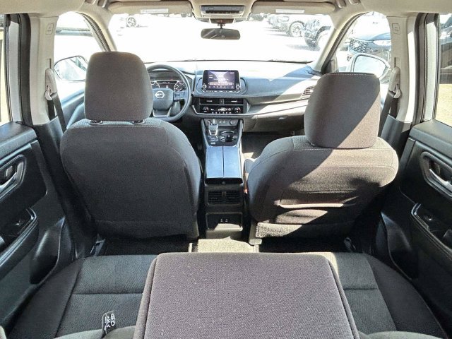 Used 2025 Nissan Rogue SV FWD image 28