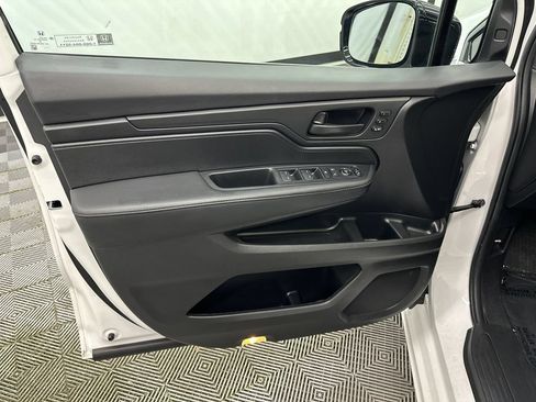 Used 2025 Honda Odyssey Sport-L image 11