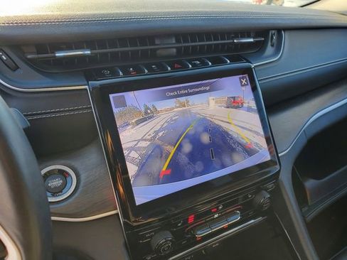 Certified 2022 Jeep Grand Cherokee Limited image 20