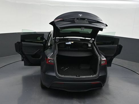 Used 2024 Tesla Model Y Long Range AWD/4WD image 34