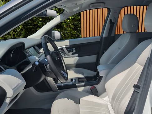 Used 2018 Land Rover Discovery Sport HSE AWD/4WD image 47