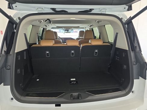 New 2026 INFINITI QX80 Luxe w/ Cargo Package image 17