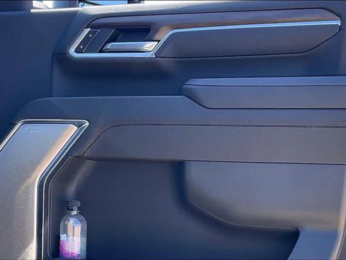 Used 2025 Chevrolet Silverado 2500 High Country w/ High Country Premium Package image 24