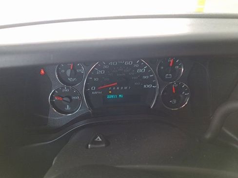 Used 2024 Chevrolet Express 2500 w/ Driver Convenience Package RWD image 9