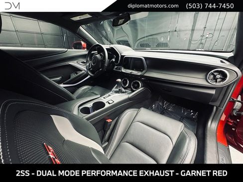 Used 2016 Chevrolet Camaro SS RWD image 18