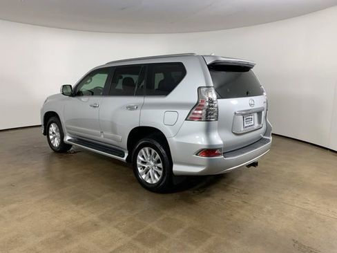 Used 2014 Lexus GX 460 w/ Premium Package AWD/4WD image 14