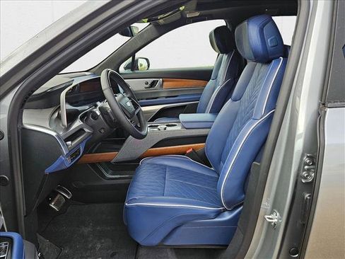 New 2026 Cadillac Vistiq Premium Luxury image 15